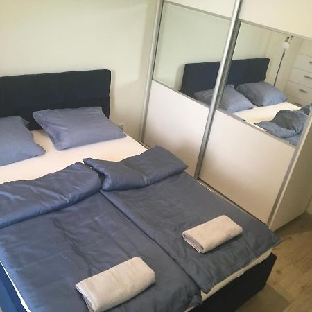 Sky One Apartment Красков Екстериор снимка